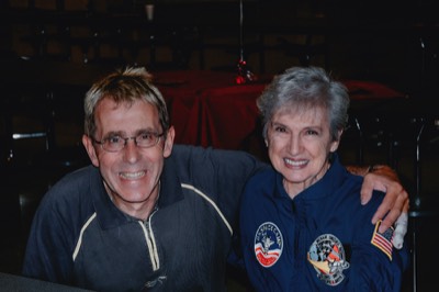  Grace Corrigan: Mutter von Christa McAuliffe, Lehrerin, die als Nutzlastspezialistin am Space-Shuttle-Flug STS-51-L teilnahm und dabei ums Leben kam 